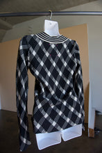 Load image into Gallery viewer, Volcom Sweater
